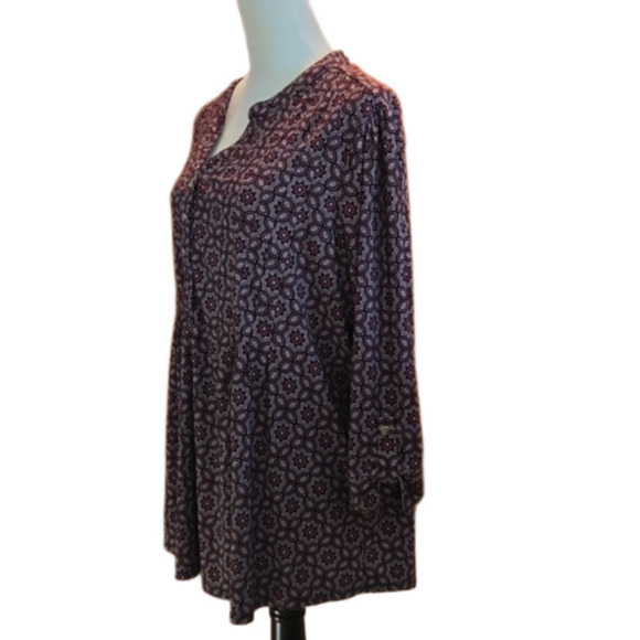 Westport Plus Size 3X Paisley Top V-Neck Geometric Pattern Flare Swing Hem - Picture 3 of 13